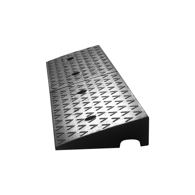 Flexible Road Car Ramp Strong Durable Pressure Lasting Long Life Rubber Kerb Ramp